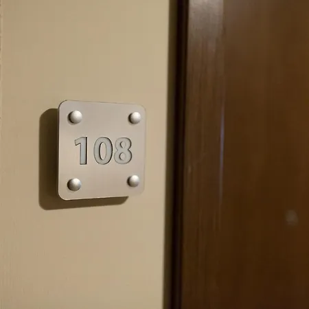 Apt Willa Port #108
